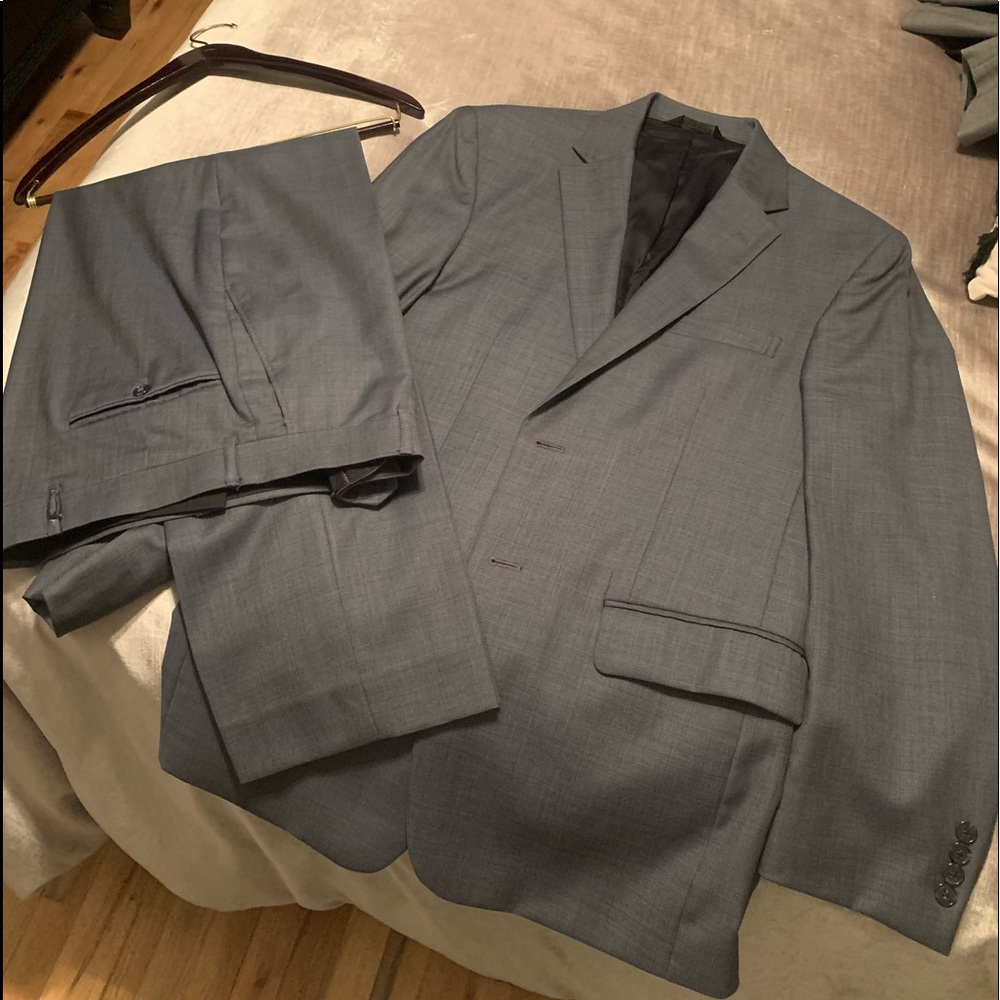 Jos. A Bank Tailored Fit Suit 42R